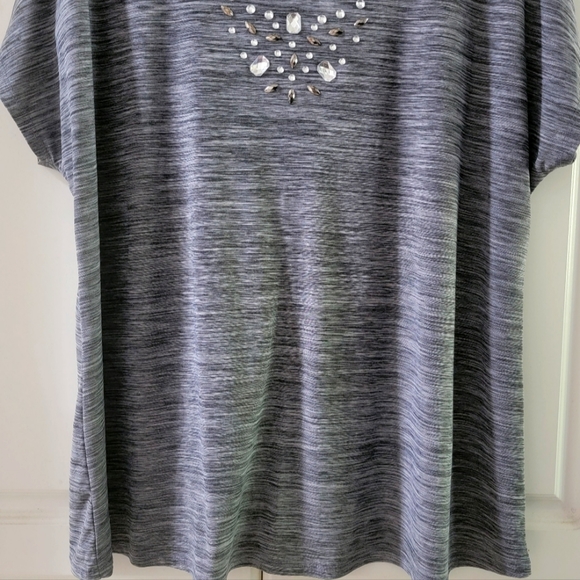 PLUS SIZE -BLOUSE - Picture 5 of 9